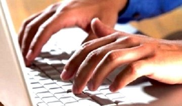 The Guardian звільнила журналіста за фейкові коментарі