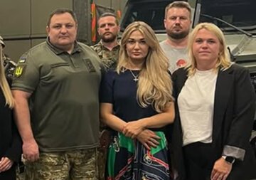 Волонтери фото