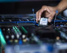 Гірше за віруси: в чіпах Intel виявили критичні уразливості