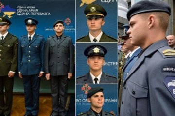  Вместо помощи бойцам АТО Порошенко готовится к пафосному параду
