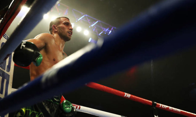 Василий Ломаченко победил Хосе Педрасу и объединил пояса