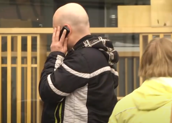 Мобільний зв'язок. Фото: скрін youtube