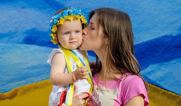 Українські діти знялися для благодійної акції «Фото патріота» 