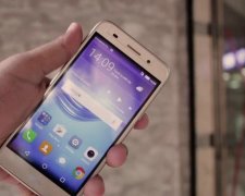Huawei Y3: потужний смартфон за одну зарплатню