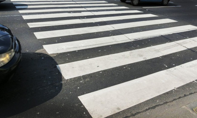 В Днепре иномарка сбила ребенка: малыша протащило по земле на глазах у свидетелей