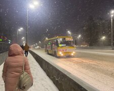 Зима, сніг, українці, маршрутка, фото: Знай.ua