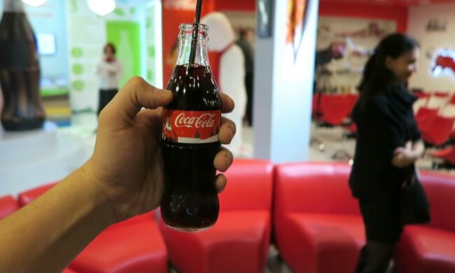 Кока-Кола, фото: скріншот з відео