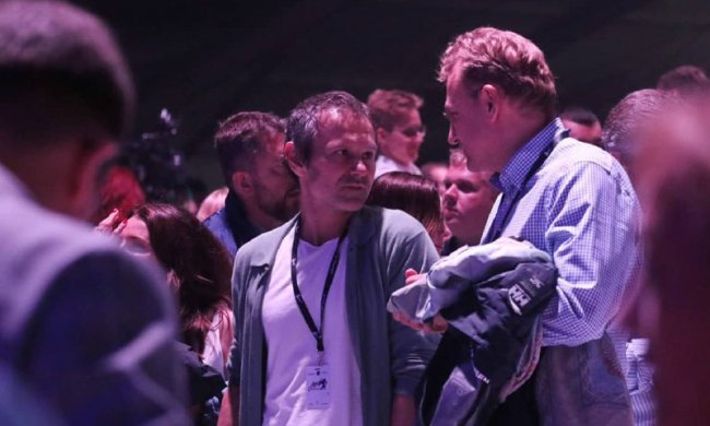 Українцям натякнули, хто з Вакарчуком з "Океан Ельзи" намагається потрапити в Раду: "кодло і г*мнеце"