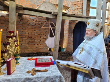 первая Божественная литургия в Межигорском Спасо-Преображенском монастыре