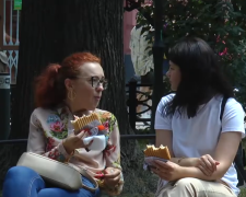 Вулична їжа. Фото: скрін youtube