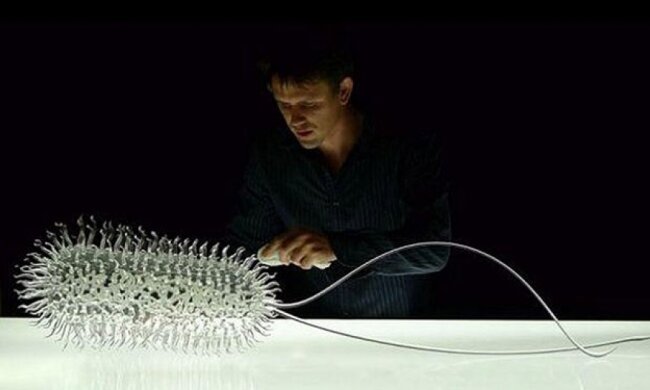 Художник створив смертельну мікробіологію зі скла (фото)