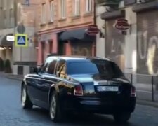 Львовом розсікає шикарний Rolls-Royce за 7 мільйонів: про такий мріяли Джон Леннон і Елвіс Преслі