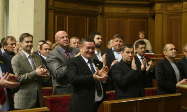 Нардепи залишаться недоторканними