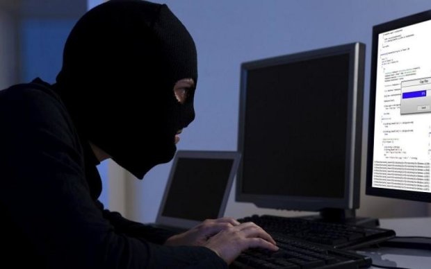 Блокують телефон і вимагають гроші: експерти розповіли, як вберегтися від хакерів