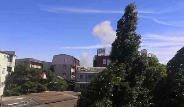 Взрывы в Крыму, кадр из видео