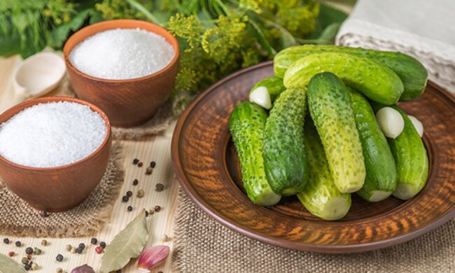 Огірки, фото з вільних джерел