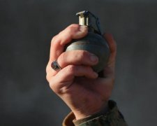 Гірше мавпи: чоловік з гранатою поставив на ноги пів Дніпра