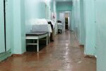 Нечувані кадри з української лікарні наробили галасу, суцільна антисанітарія - брудні матраци і підлога, мов решето