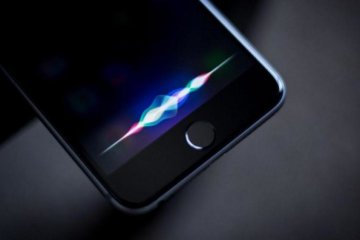 Apple навчить Siri відповідати всім і відразу