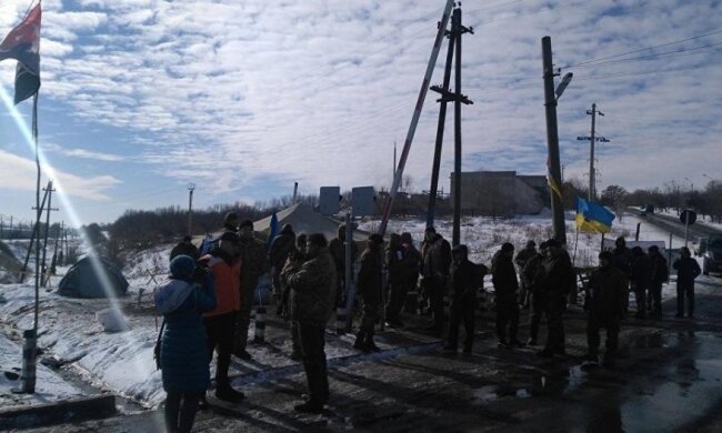 Блокадники повідомили про нових постраждалих