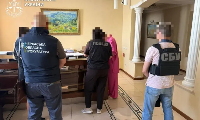 Ексміністра підозрюють у заволодінні понад 5,6 млн грн державного гранту