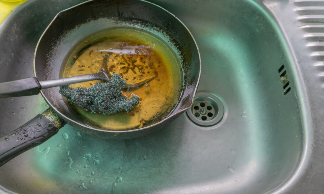 Масло в раковине, кадр из видео