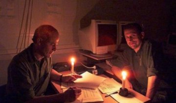 У Порошенка розповіли, кому загрожують відключення світла