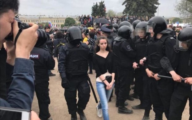 Отечество наше свободное: Кремль відзначив день Росії масовими арештами