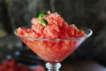 Арбузный сорбет с водкой и освежит, и развеселит - рецепт для домашней кухни