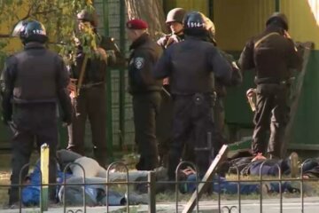 Стрельба в Киеве: задержаны 20 "рэкетиров" (фото)