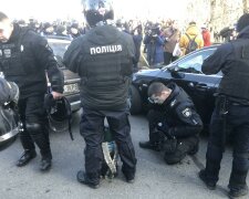 Под стенами Рады ушел из жизни протестующий: Нацкорпус обвиняет полицию