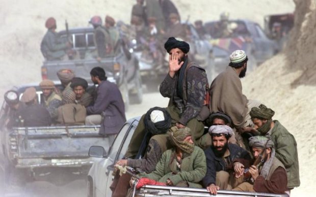 Реки крови и части тел: в Афганистане взорвалось авто с террористами