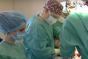 У новонародженої українки пухне голівка, потрібна термінова операція: "Вікуля хоче жити"