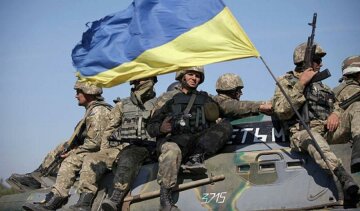 Бойцы провели учения с боевого слаживания в Мариуполе (фото)