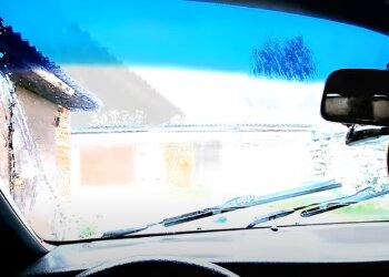 Склоочисник на авто. Фото: Youtube