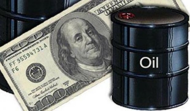 Нафта подешевшала на три долари