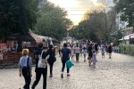 Люди на вулицях, фото: Знай.ua