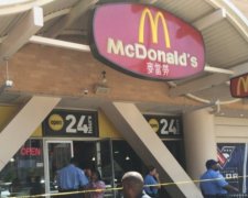 Невідомий відкрив стрілянину в туалеті McDonald's