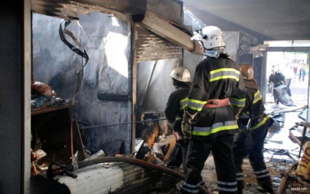 На Днепропетровщине сожгли сразу два офиса Оппоблока
