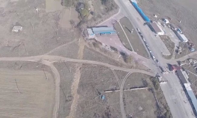 Ізоляцію Криму показали з висоти пташиного польоту (відео)