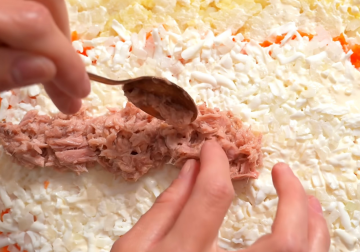 Рулет "Мимоза", кадр с видео