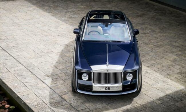 Rolls-Royce представила уникальное купе Sweptback