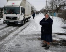 Ледве живі ходимо: пенсіонери волають Захарченка до людяності