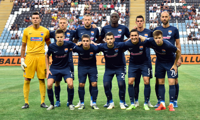 Непростимий ляп воротаря Олімпіка приніс перемогу Маріуполю: відео