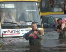 На Львівщину насувається зливи з градом