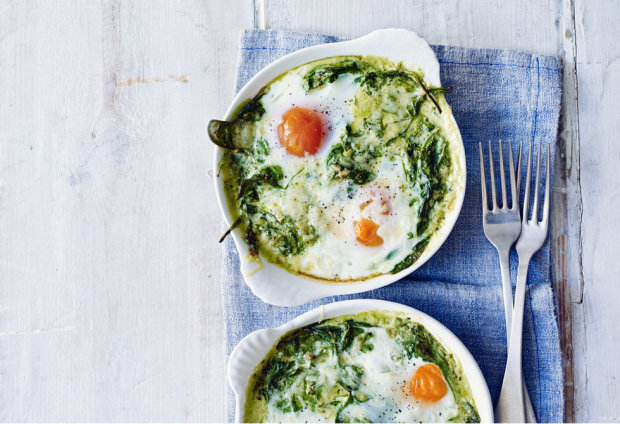 Рецепт запечених яєць із зеленню: відмінна ідея для сніданку