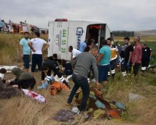 30 авто влаштували місиво на пожвавленій трасі, є жертви