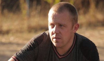 Бійцю, що прикрив собою побратимів від вибуху, потрібна допомога