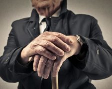 Українців змусять трястися над трудовою
