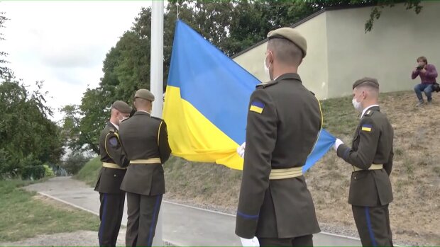 Флаг Украины, скриншот с видео